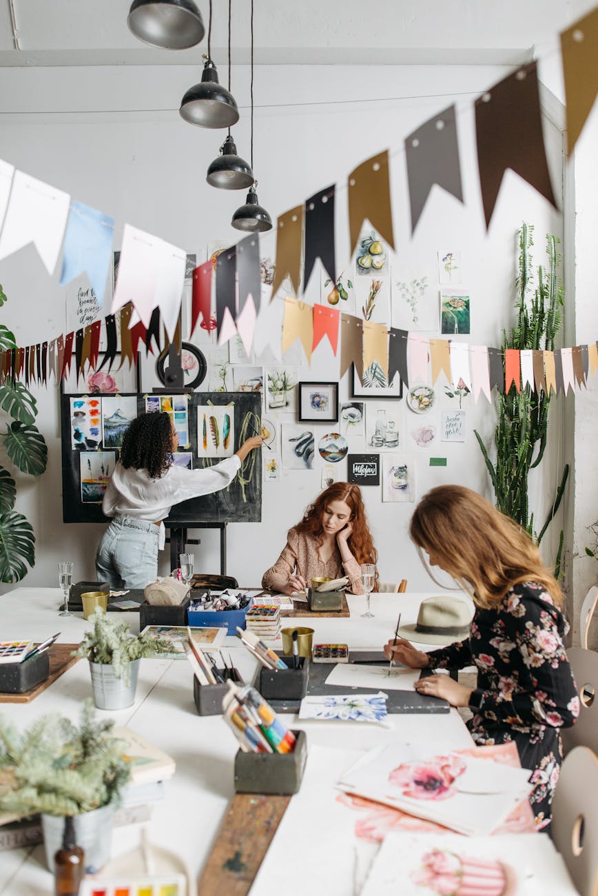Budget-Friendly Mixed Media Art Ideas for Beginners: Creative and Affordable Techniques