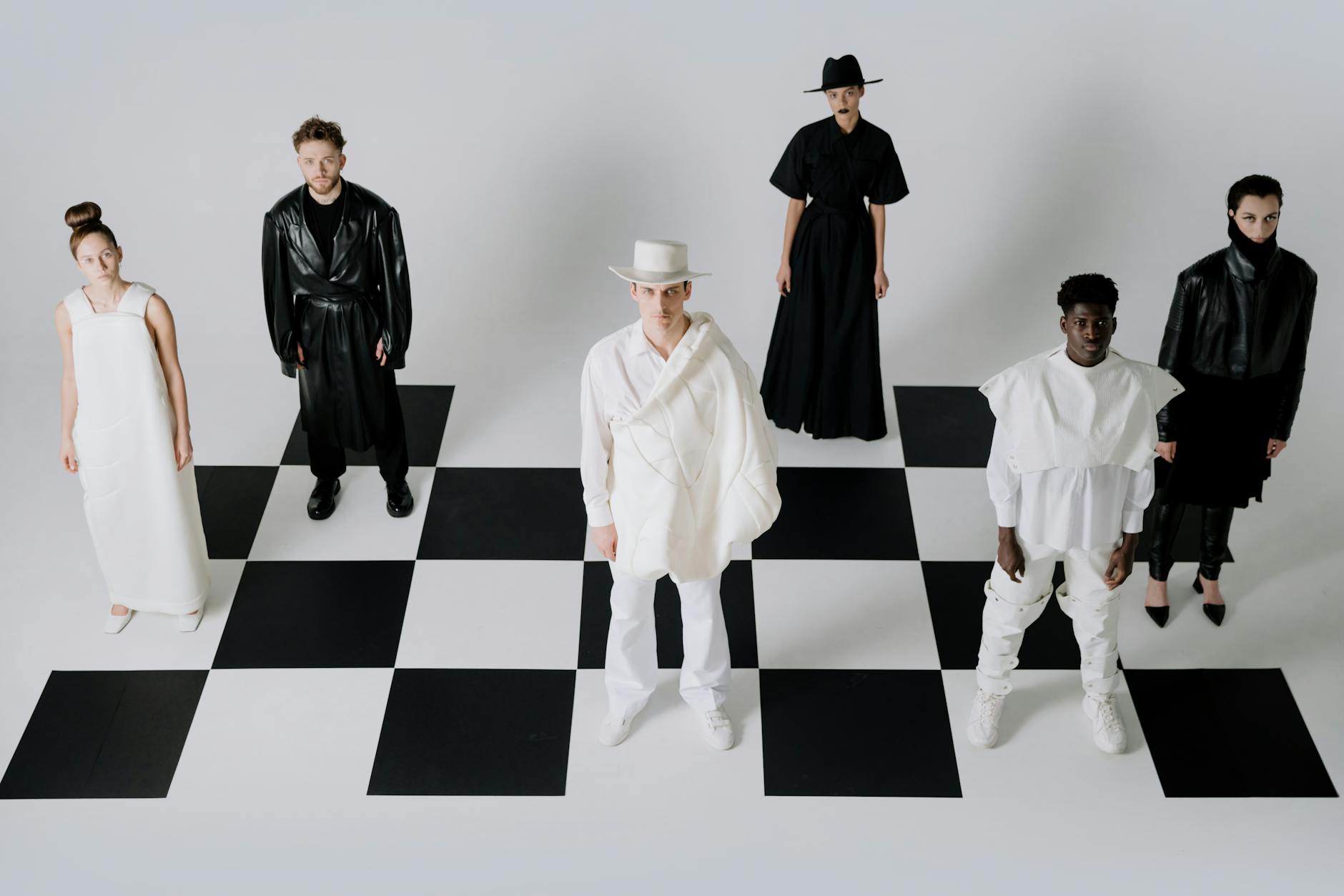 Monochrome Outfits: Effortless Style Mastery
